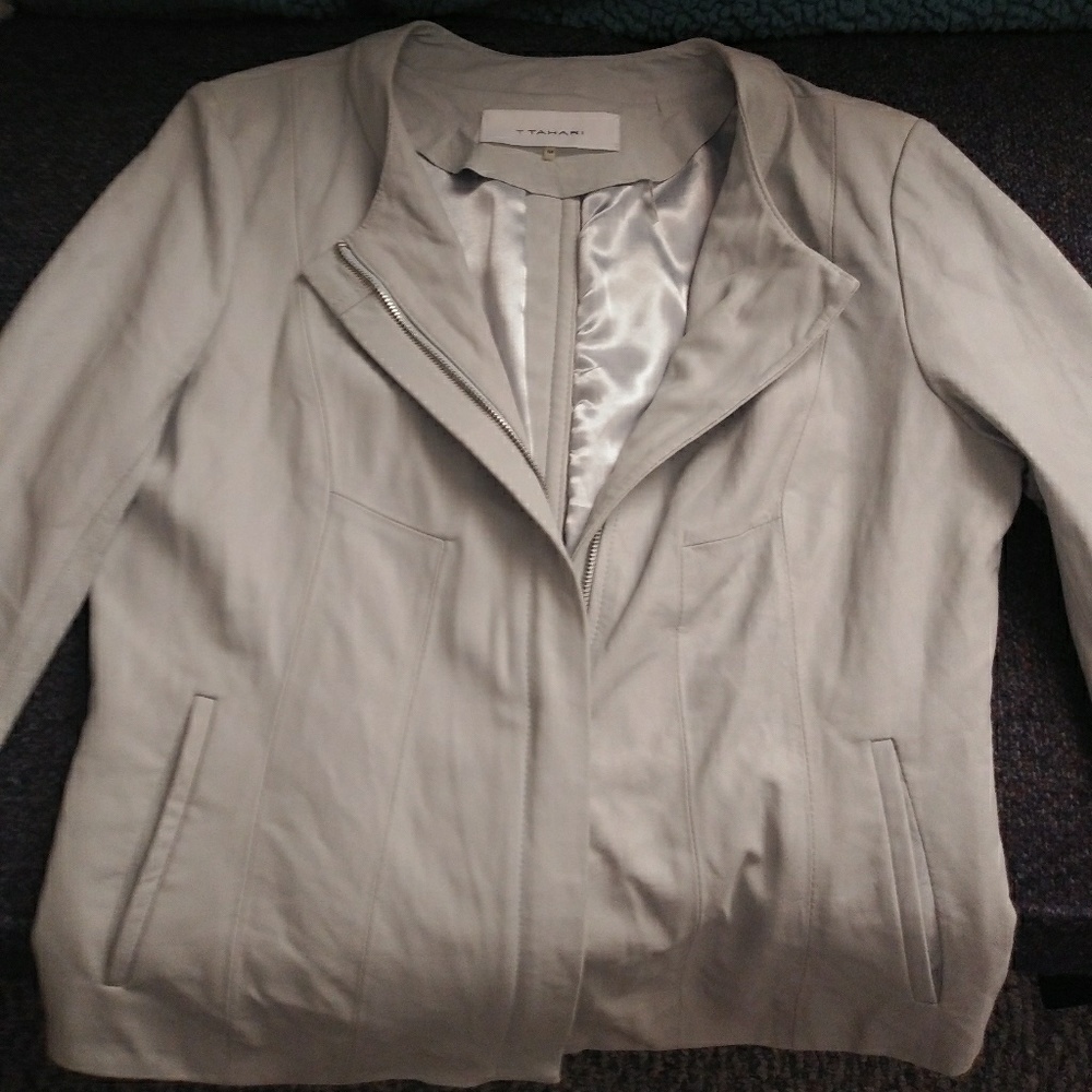 T TAHARI CORA CUT AWAY JACKET